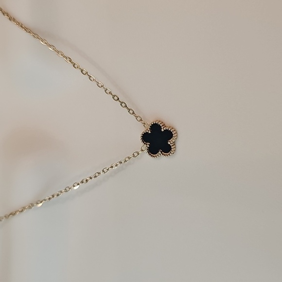 Gold and Black Clover Pendant Necklace - Picture 2 of 4